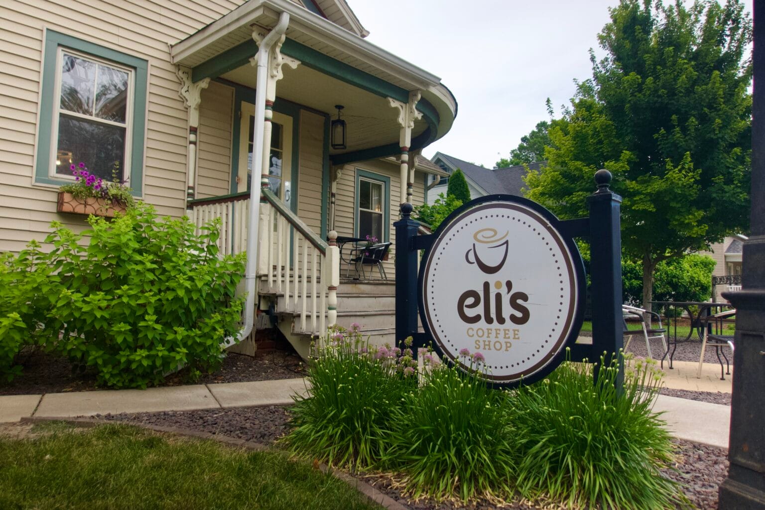 Eli's Coffee Shop outdoor monument sign